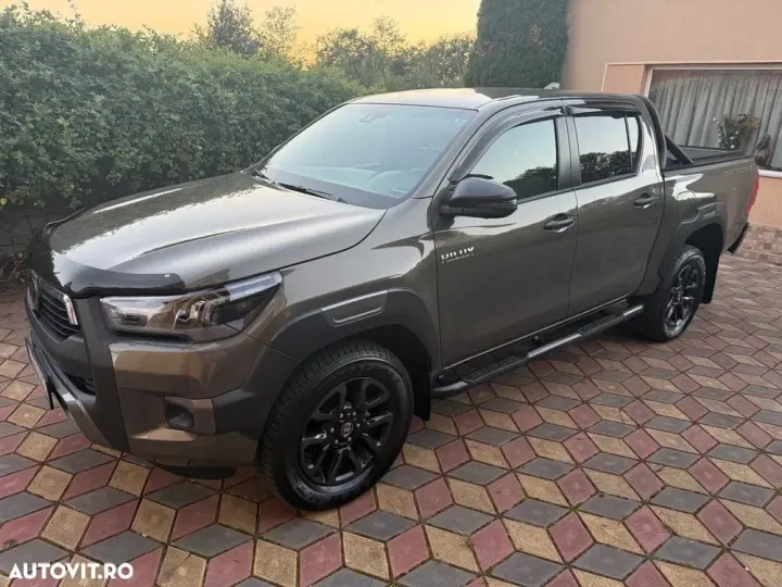 Toyota Hilux VIII 2.8D 204CP 4x4 Double Cab AT Invincible Color Edition