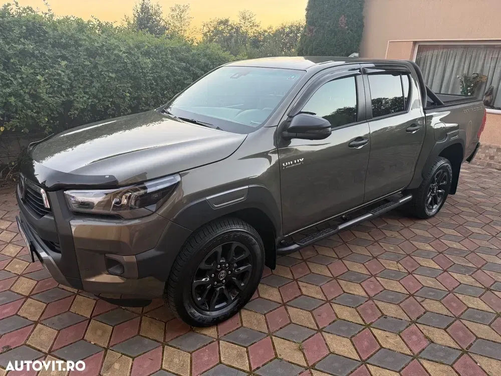 Toyota Hilux VIII 2.8D 204CP 4x4 Double Cab AT Invincible Color Edition — imagine 2