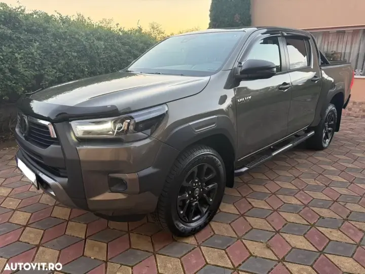 Toyota Hilux VIII 2.8D 204CP 4x4 Double Cab AT Invincible Color Edition