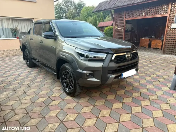 Toyota Hilux VIII 2.8D 204CP 4x4 Double Cab AT Invincible Color Edition