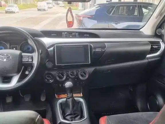 Toyota Hilux VIII 4x4 Double Cab M/T Invincible
