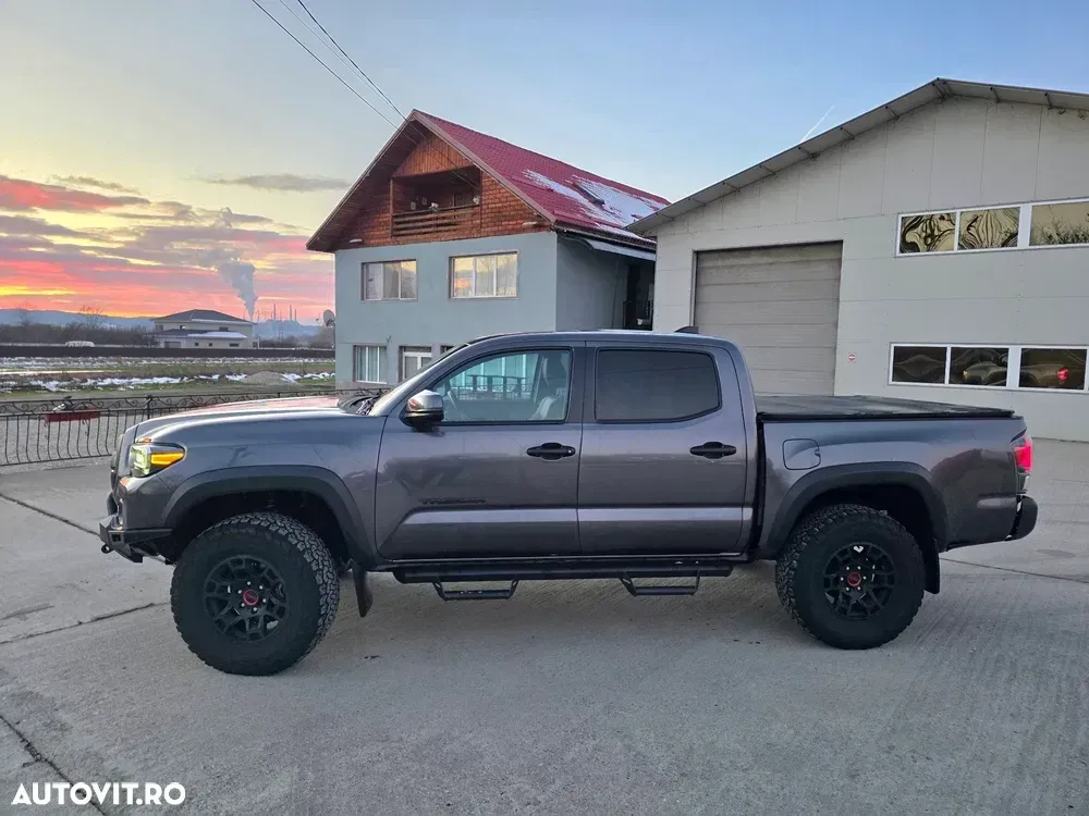 Toyota Tacoma — imagine 2