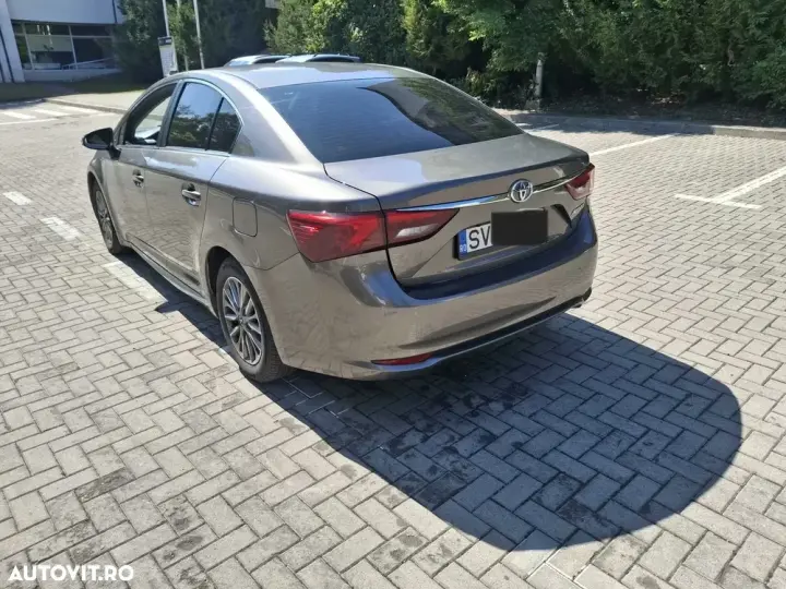 Toyota Avensis 1.8 Elegance