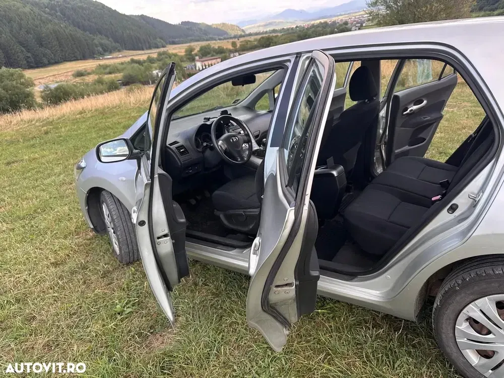 Toyota Auris I 2.0 D-4D — imagine 3