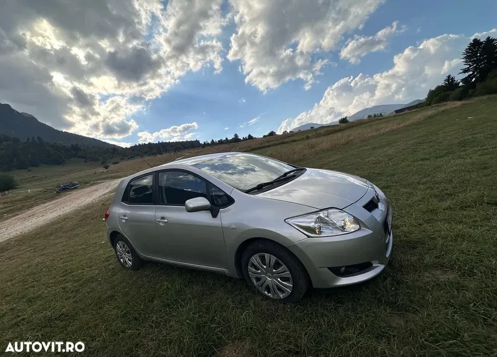 Toyota Auris I 2.0 D-4D — imagine 2