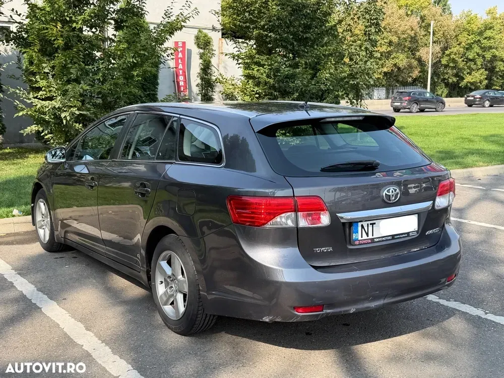 Toyota Avensis III 2.0 D-4D Executive — imagine 5