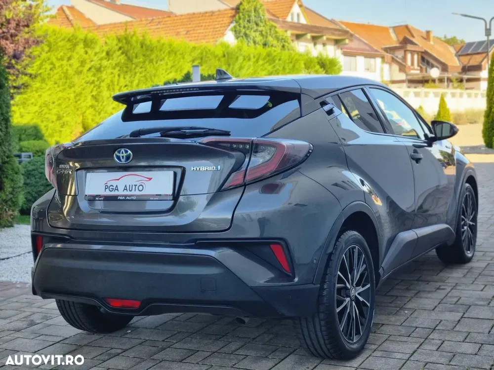 Toyota C-HR Lounge — imagine 4