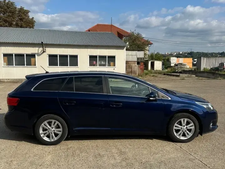 Toyota Avensis III
