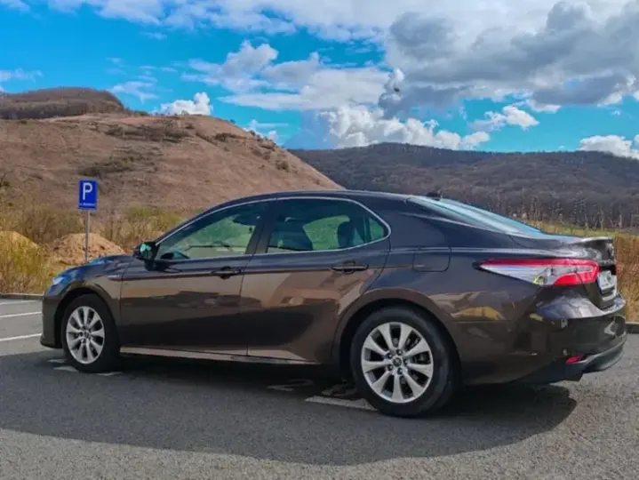 Toyota Camry VIII 2.5 Business
