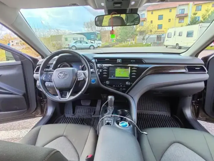 Toyota Camry VIII 2.5 Business