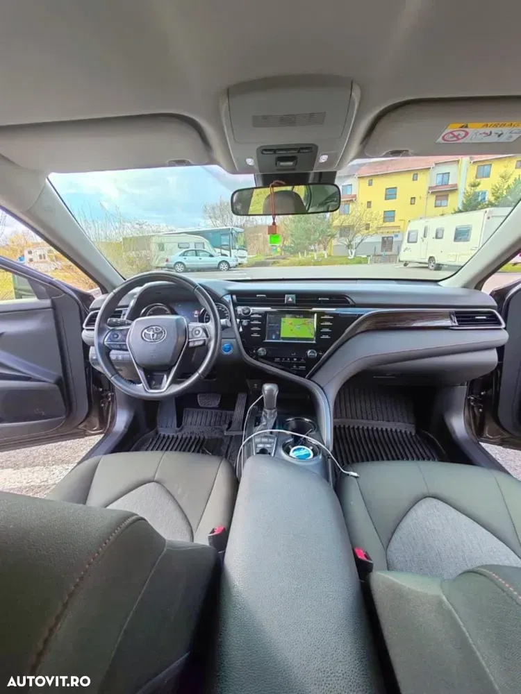 Toyota Camry VIII 2.5 Business — imagine 5