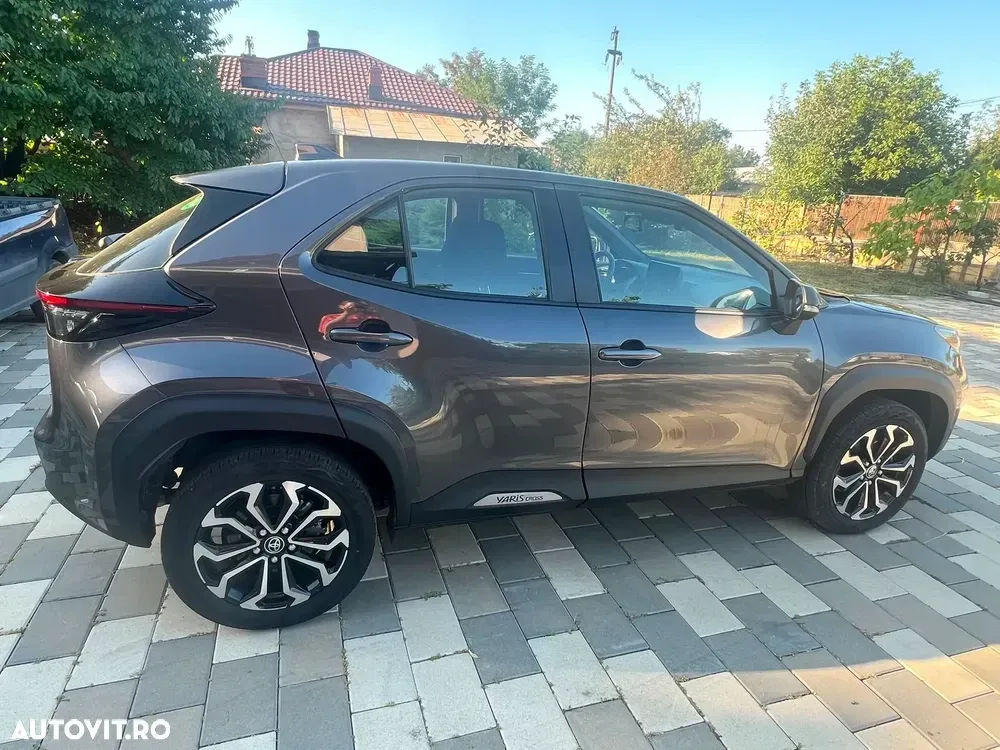 Toyota Yaris Cross 1.5 VVT-i HSD 4x2 Dynamic — imagine 3