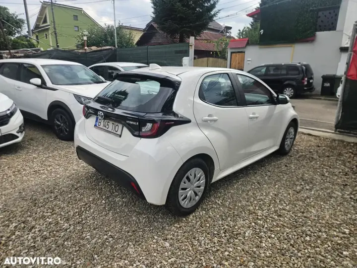Toyota Yaris 1.5 VVT-i HSD Active