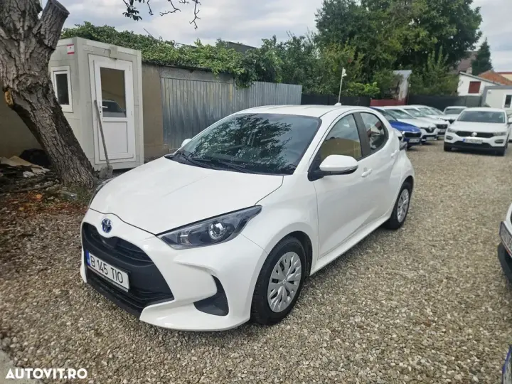 Toyota Yaris 1.5 VVT-i HSD Active