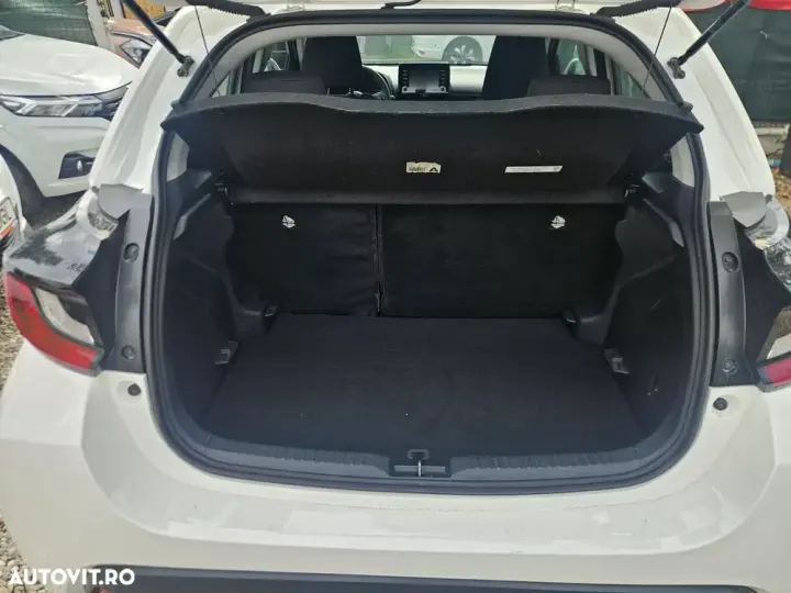 Toyota Yaris 1.5 VVT-i HSD Active