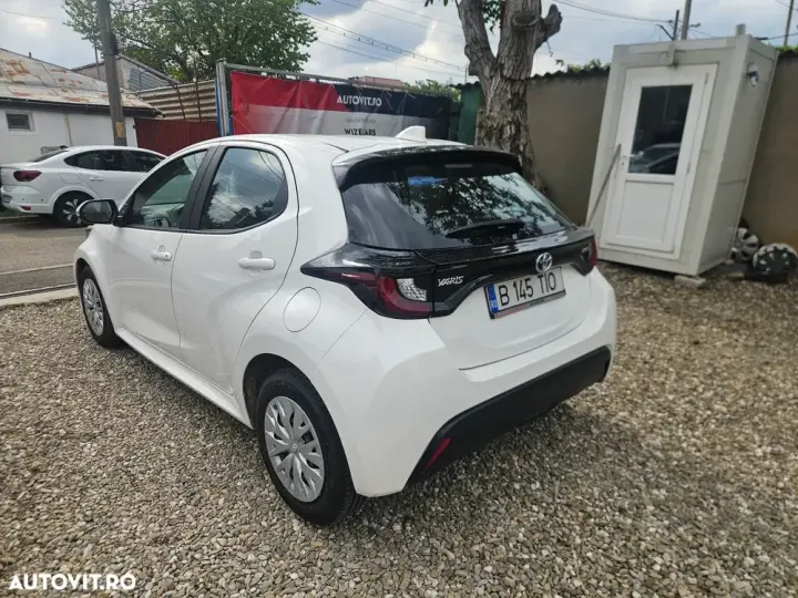 Toyota Yaris 1.5 VVT-i HSD Active