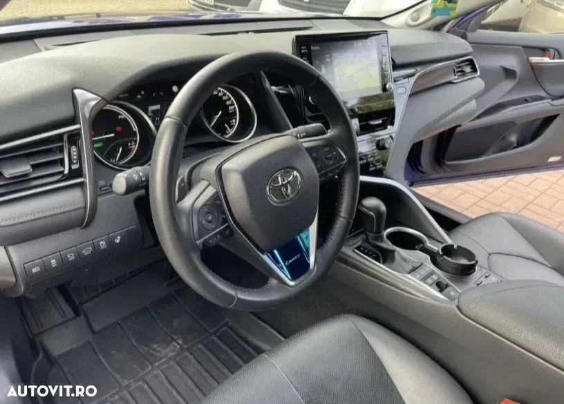 Toyota Camry 2.5 Business — imagine 6