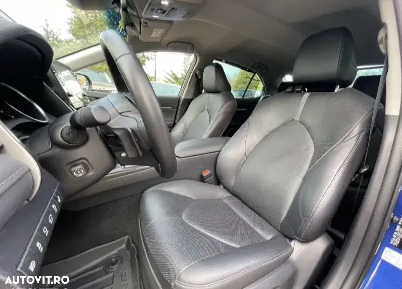 Toyota Camry 2.5 Business — imagine 3