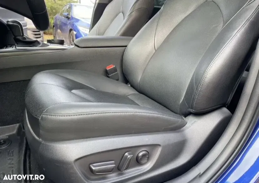 Toyota Camry 2.5 Business — imagine 5