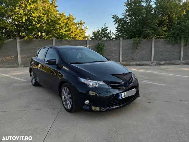 Toyota Auris II 1.8 L VVT-i HSD Sol
