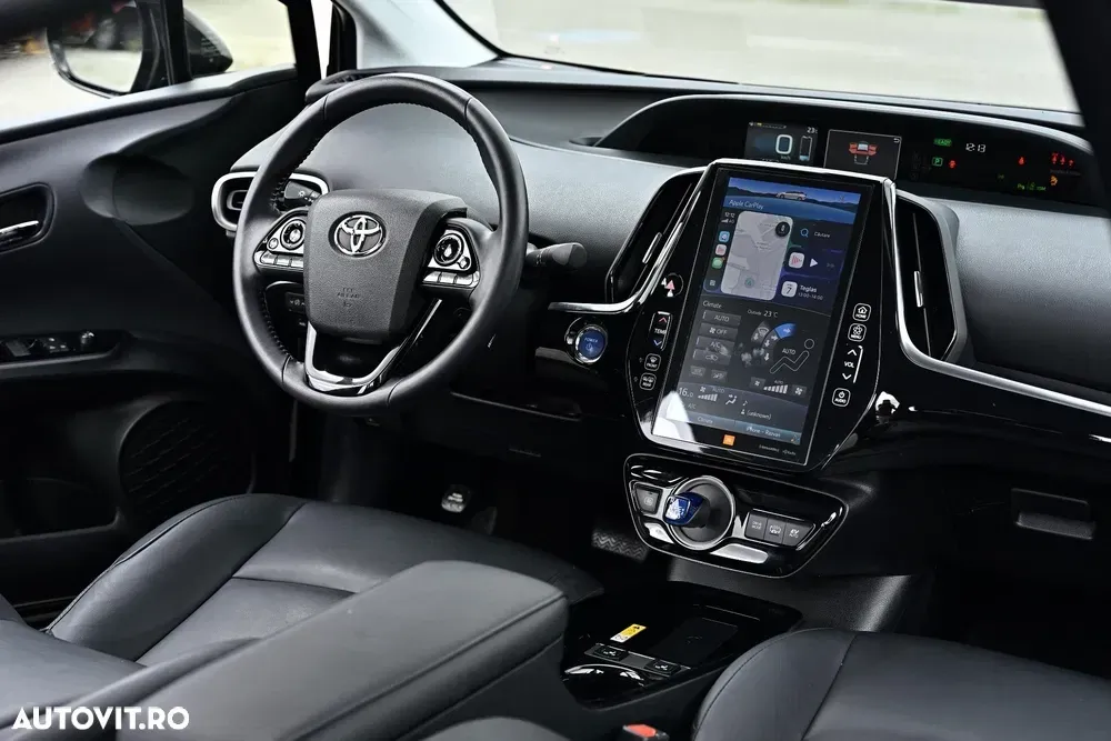 Toyota Prius V Hybrid Executive — imagine 6