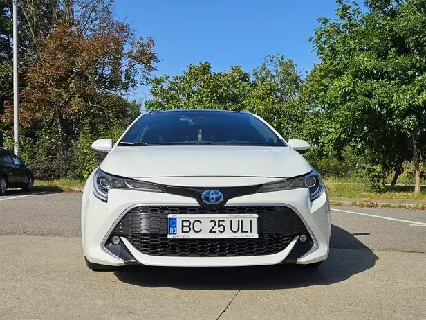 Toyota Corolla XII 2.0 HSD Exclusive Plus GR Sport Bi-Tone