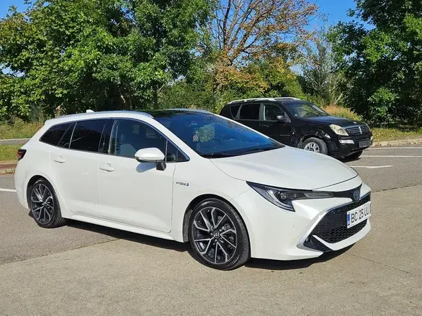 Toyota Corolla XII 2.0 HSD Exclusive Plus GR Sport Bi-Tone