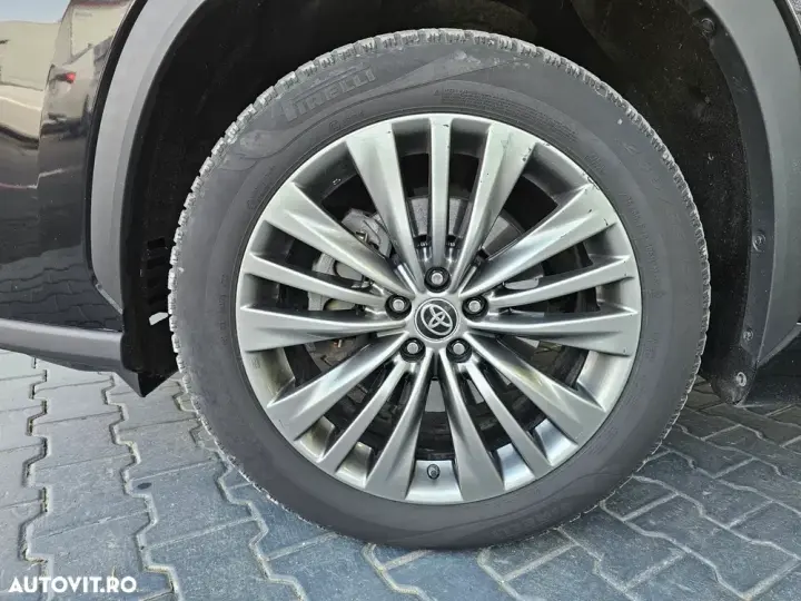 Toyota Highlander IV 2.5 L Dynamic Force 248CP Executive Metallic