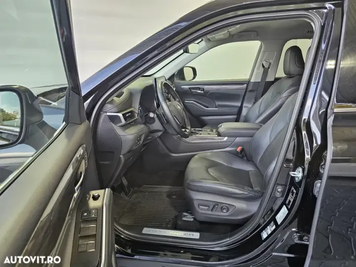 Toyota Highlander IV 2.5 L Dynamic Force 248CP Executive Metallic