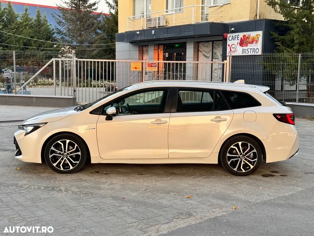 Toyota Corolla 1.8 HSD Dynamic — imagine 4