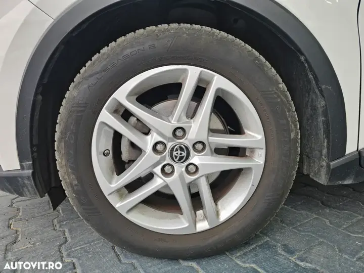 Toyota C-HR 1.8 HSD 122 CP 4x2 CVT C-enter