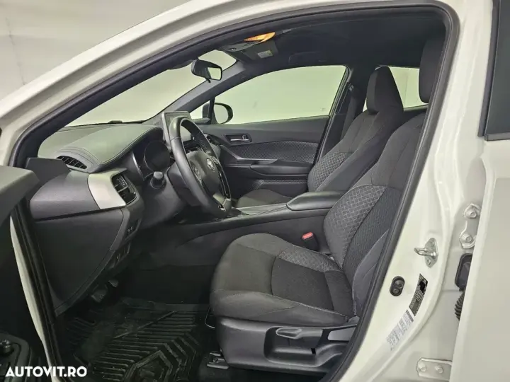 Toyota C-HR 1.8 HSD 122 CP 4x2 CVT C-enter