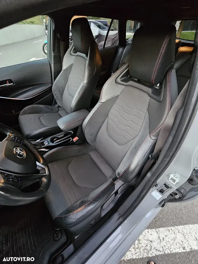 Toyota Corolla 2.0 Lounge — imagine 6