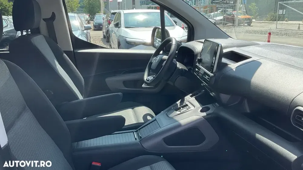 Toyota Proace 136 CP 50 kWh L2 6+1 Family+ — imagine 6