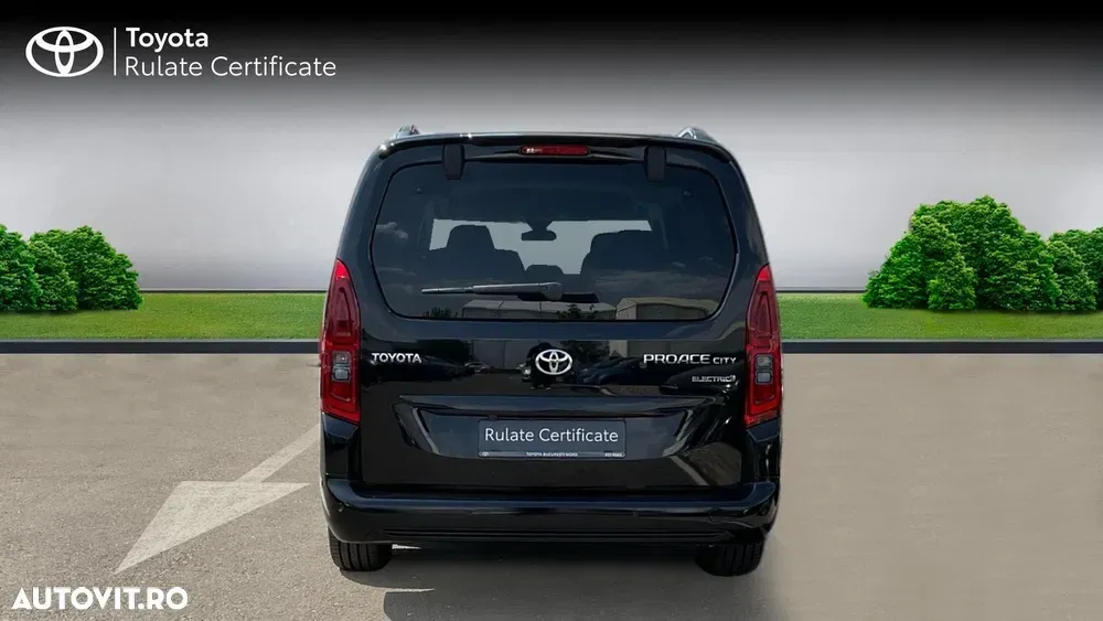 Toyota Proace 136 CP 50 kWh L2 6+1 Family+ — imagine 4
