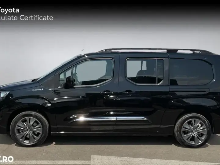Toyota Proace 136 CP 50 kWh L2 6+1 Family+