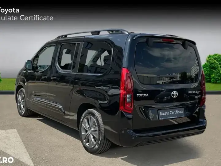 Toyota Proace 136 CP 50 kWh L2 6+1 Family+