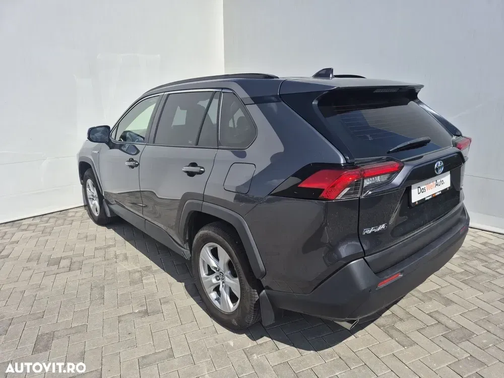 Toyota RAV4 — imagine 3