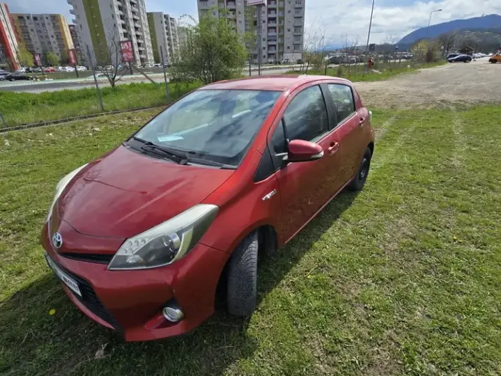 Toyota Yaris 1.5 VVT-i HSD Luna