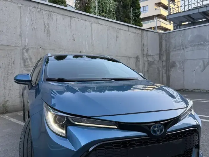 Toyota Corolla XII 1.8 HSD Dynamic