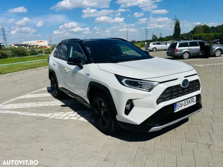 Toyota RAV4 V