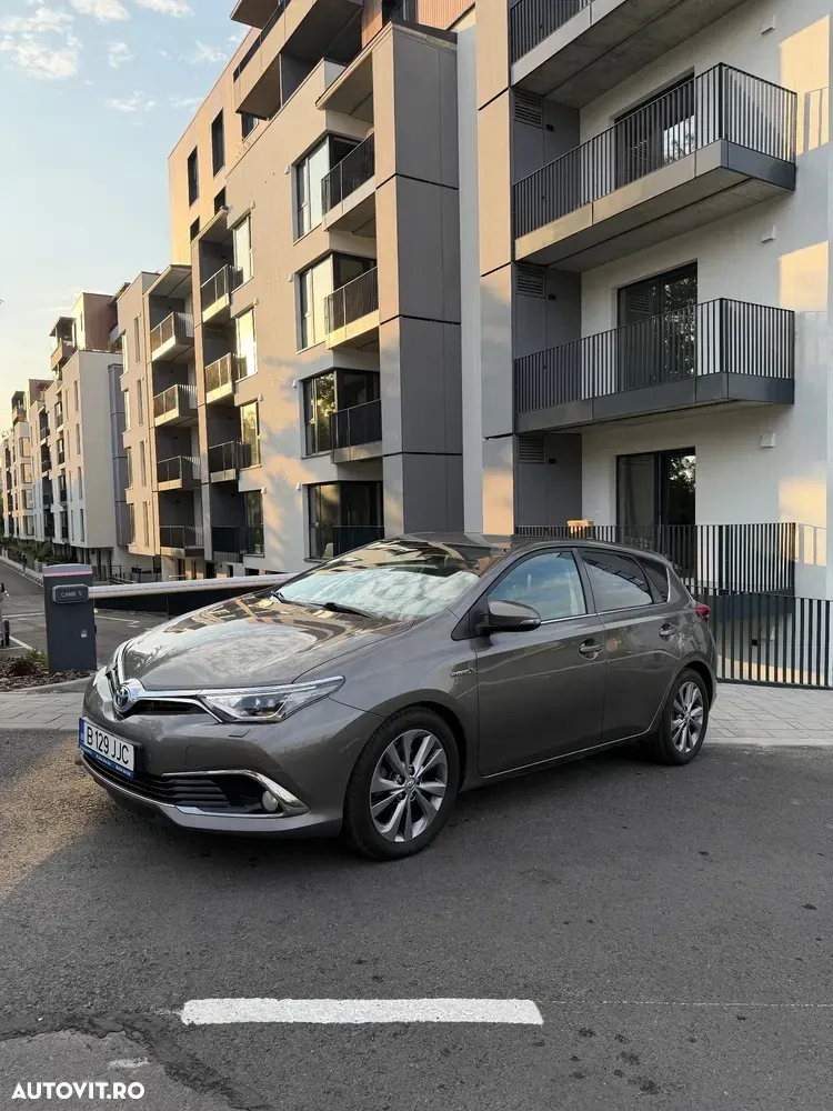 Toyota Auris III 1.8 L VVT-i Sol + — imagine 3