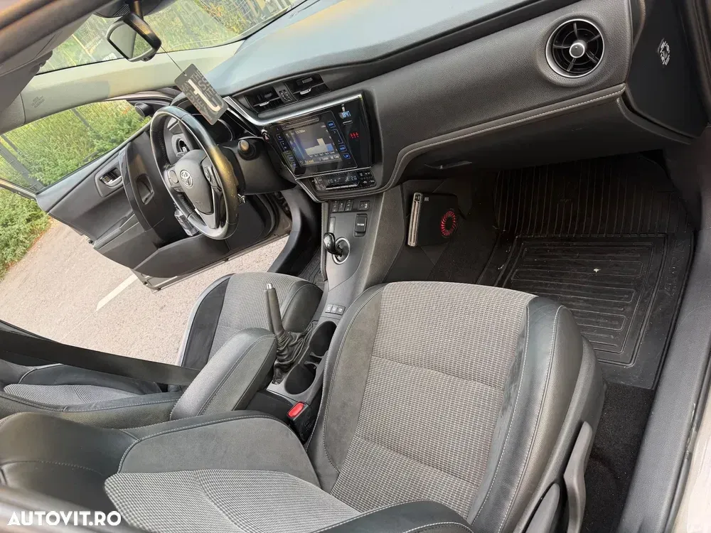 Toyota Auris III 1.8 L VVT-i Sol + — imagine 6