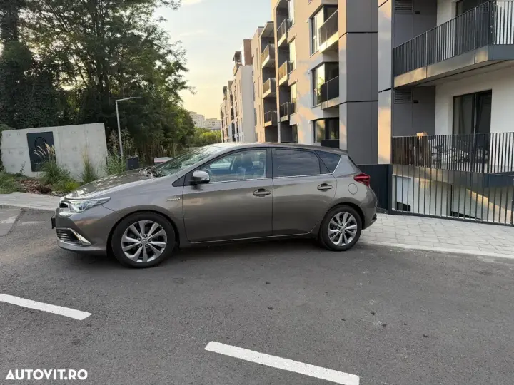 Toyota Auris III 1.8 L VVT-i Sol +