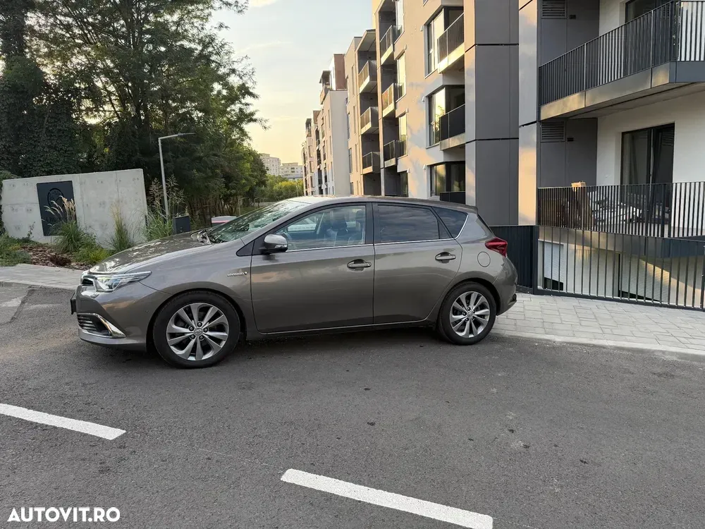 Toyota Auris III 1.8 L VVT-i Sol + — imagine 4