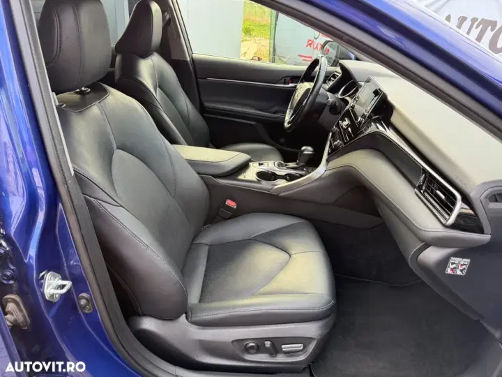Toyota Camry VIII 2.5 Business