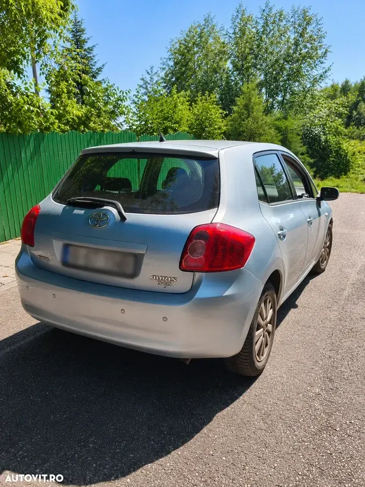 Toyota Auris I 2.0 D-4D Luna — imagine 4