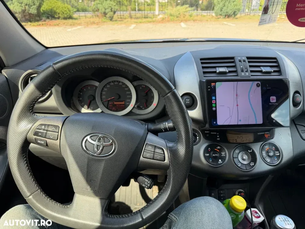 Toyota RAV4 III 2.2 D-4D Executive — imagine 5