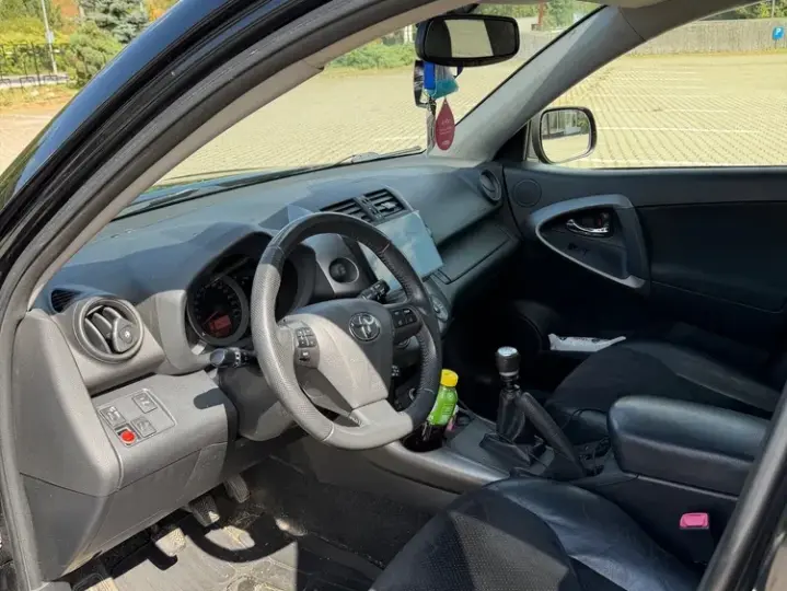 Toyota RAV4 III 2.2 D-4D Executive