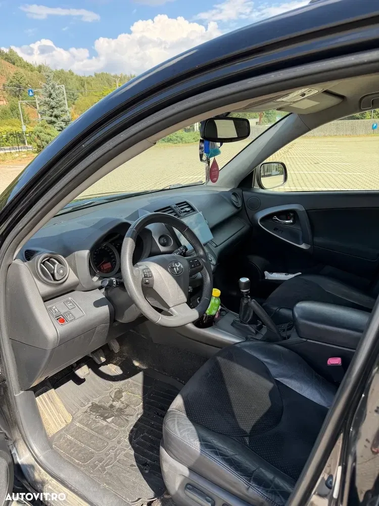 Toyota RAV4 III 2.2 D-4D Executive — imagine 6